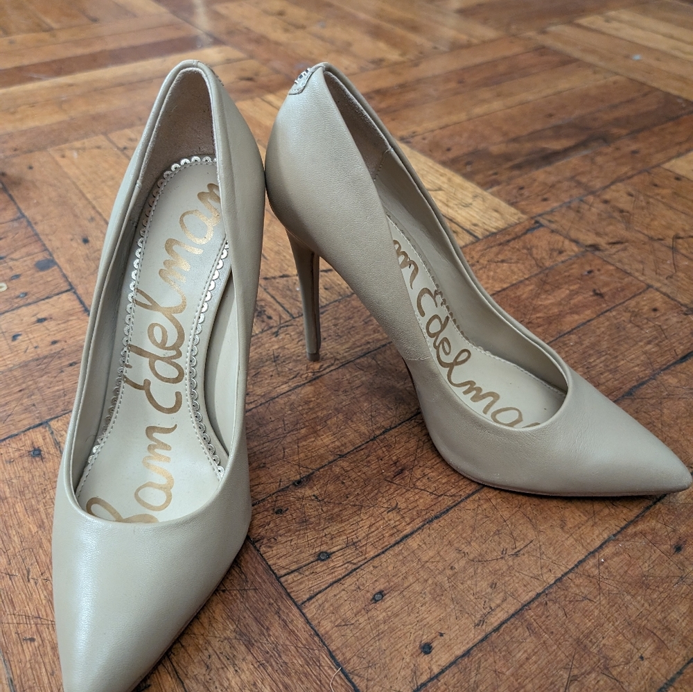 Sam Edelman creamy nude high heels, 5.5 -- approx 4.5"